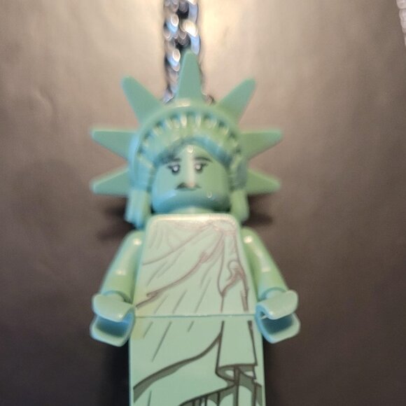 LEGO Statue of Liberty Keychain - Unique Collectible! - Fun Accessory for Fans! - Picture 4 of 7